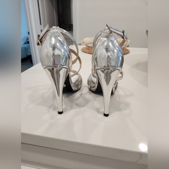 Alvin Valley Silver Heels - Picture 4 of 11